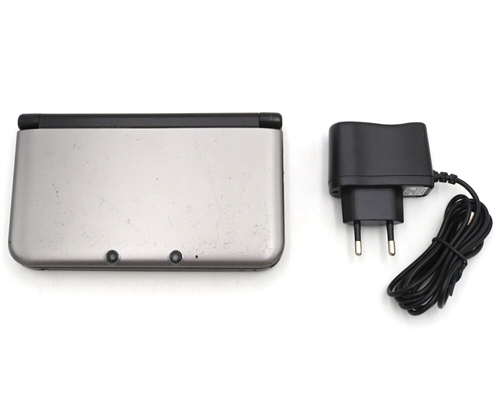 Nintendo 3DS XL - Silver and Black - Console - SNR SEF111958993 (B Grade) (Used)